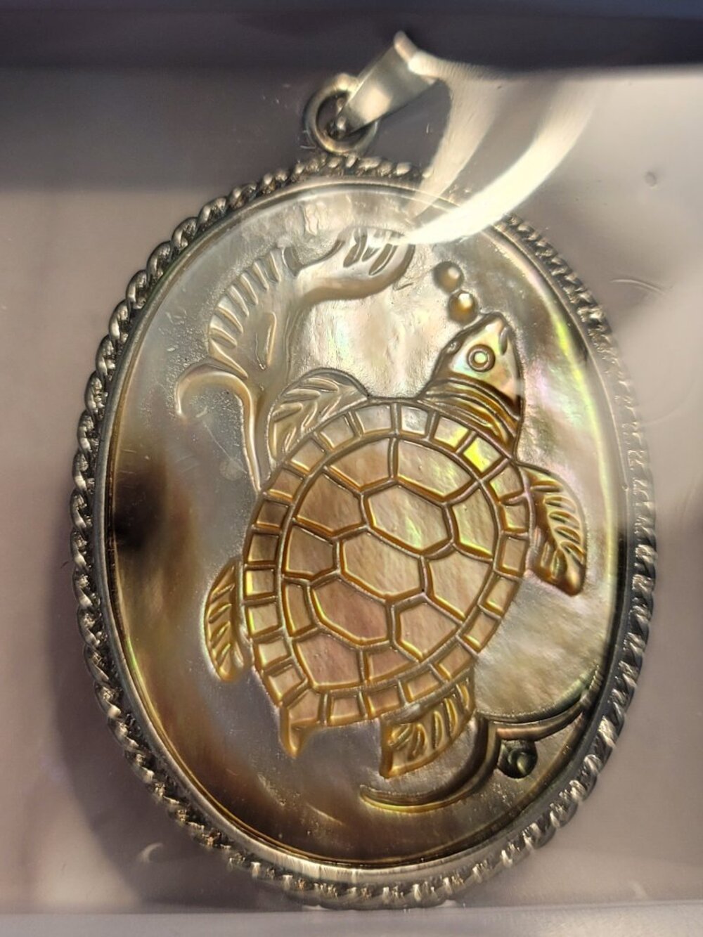 Hand Carved Sea Turtle Pendent - Picture 5 of 9